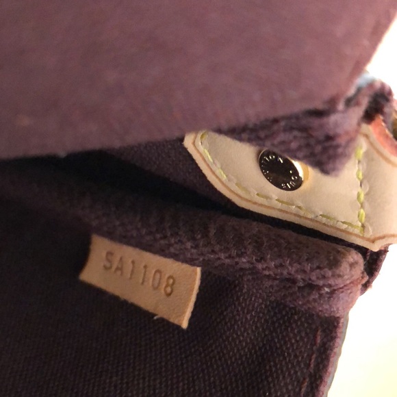 Louis Vuitton Favorite MM - Picture 6 of 8